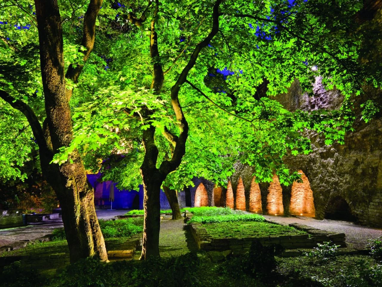 Как правильно создать освещение для сада?